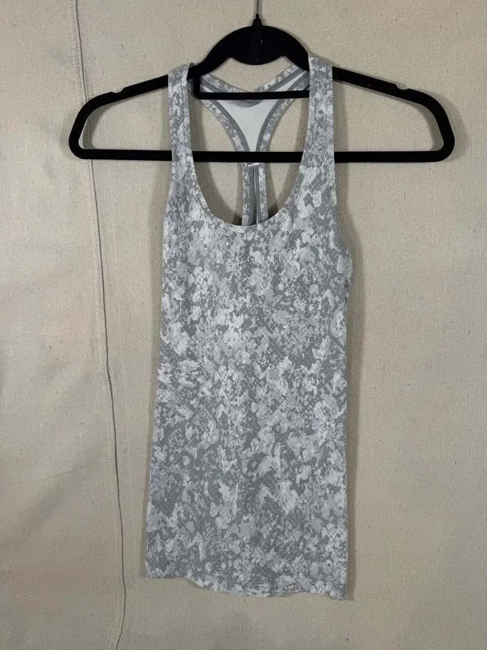 Lululemon Cool Racerback Short Tank Nulu in Hideaway Camo White Starlight - Picture 1 of 3